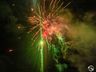 Queima de fogos reúne famílias e marca chegada de 2023 em SMOeste