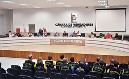 Vereadores aprovam venda de 23 veículos e máquinas da prefeitura de SMO