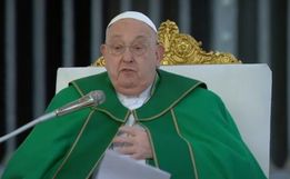 Ainda em estado crítico, papa Francisco tem insuficiência renal “leve”, diz Vaticano