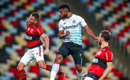 Grêmio surpreende Flamengo e conquista vitória essencial no Brasileirão