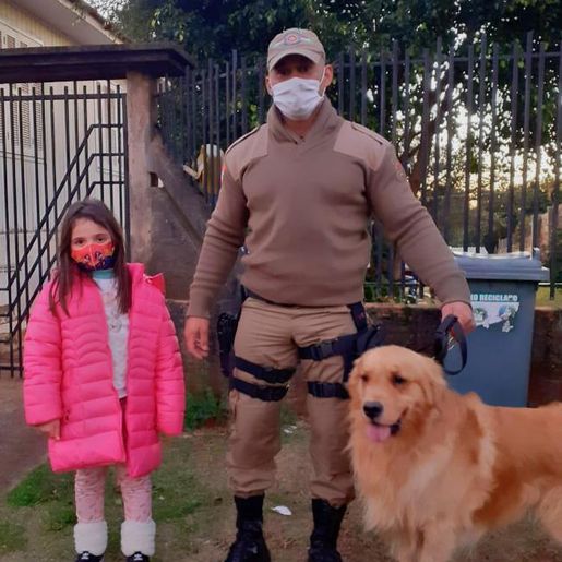 Polícia Militar realiza visita especial a menina que tinha medo da polícia