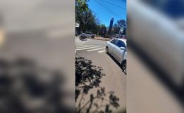 Adolescente é atropelado por carro em faixa de pedestres em SJCedro