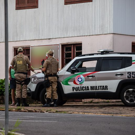 VÍDEO: motorista embriagado é preso pela PM após causar acidente