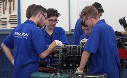 Santa Catarina é destaque nacional na contratação de jovens aprendizes em 2025