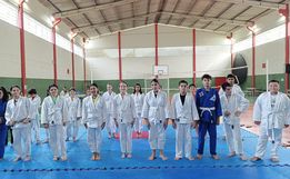 Programa Atleta na Escola oferece atividades gratuitas para jovens de 6 a 15 anos