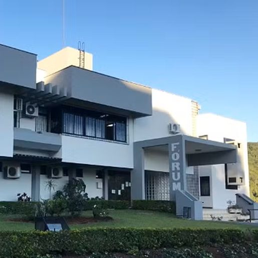 Médico cobrava até R$ 1,2 mil para fraudar fila do SUS e antecipar cirurgias na rede pública de SC