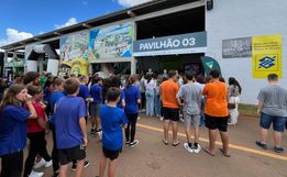 Secretaria de Educação leva alunos da rede municipal para a Faismo