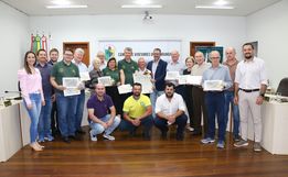 Câmara de Vereadores realiza sessão solene em homenagem ao Sicoob Creditapiranga