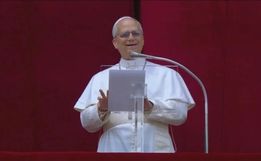 Emoção e apelo por paz marcam primeira oração pública do papa Leão XIV