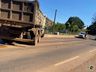 Homem fica ferido em colisão entre caminhão e moto em Itapiranga