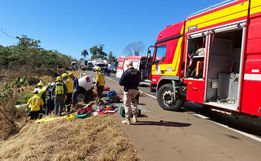Colisão entre carro e dois caminhões deixa homem gravemente ferido na BR-282, em Xanxerê