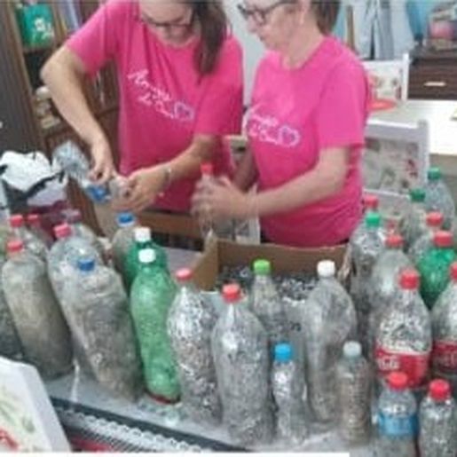 Campanha de arrecadação de lacres de latinhas resulta em uma cadeira de rodas