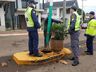 Veículo colide em poste de energia elétrica no centro de Iporã do Oeste