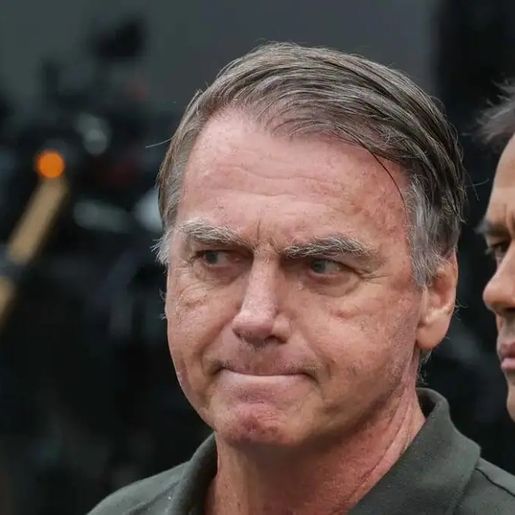 Defesa de Bolsonaro pede para Moraes autorização para nova cirurgia