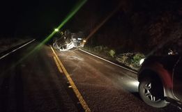 Condutor abandona local após capotamento na SC-161 em Palma Sola