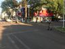 Jovem fica ferida em colisão entre carro e moto no centro de São Miguel do Oeste