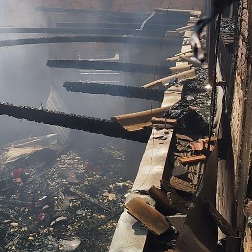 Pai da menina de 2 anos que morreu em incêndio de residência é preso 