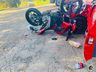 Acidente entre moto e carro deixa dois feridos na SC 163, em Itapiranga