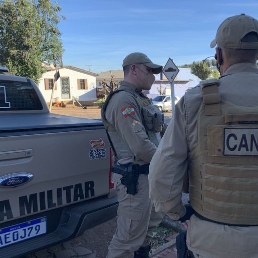 PM suspeita de motorista, aborda veículo e apreende Cocaína em SMOeste
