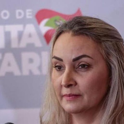 Daniela Reinehr suspende aumento dos procuradores, alvo do impeachment em SC