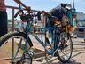 Gaúcho que viaja o Brasil com uma bicicleta Monark chega a Iporã do Oeste