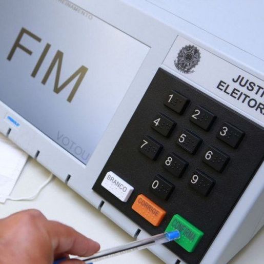 PEC do voto impresso é rejeitada por 23 votos contra 11