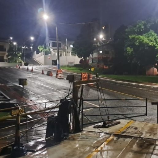 Travessia de balsa é interrompida devido a elevação do Rio Uruguai, em Mondaí