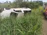 Condutor derrapa em pedras e sai da pista na SC-160