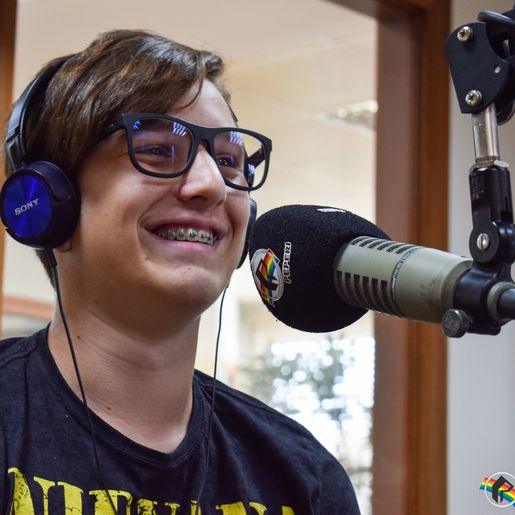 Mundo POP com Alberto Baldissera estreia na TOP 104 FM