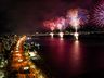 Florianópolis tem espetáculo de fogos na Beira-Mar Norte e cascata de luzes na ponte; veja