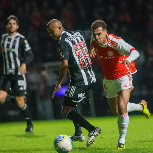 Inter leva gol no último lance e perde para o Atlético-MG em Criciúma