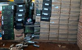 PF e PM prendem dois homens e apreendem 100 mil maços de cigarros em Dionísio Cerqueira