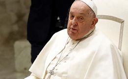 Papa teve noite tranquila após diagnóstico de pneumonia, diz Vaticano