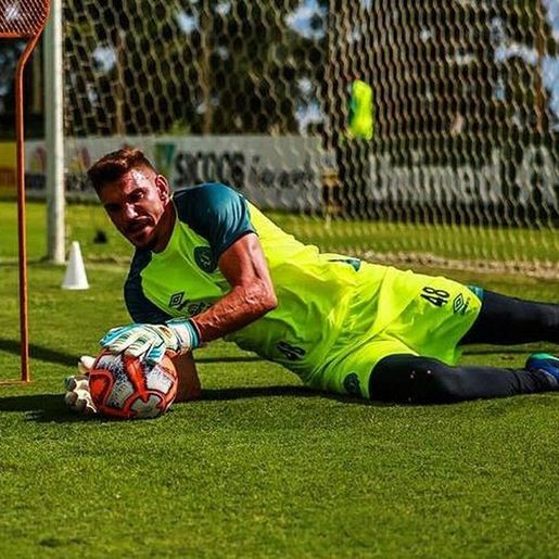João Ricardo não renova, e Chapecoense vai ao mercado em busca de novo goleiro