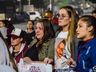 VÍDEO: manifestação pela morte de jovem é marcada por fortes emoções