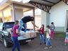 Grupo de voluntários realiza entrega de cestas de páscoa