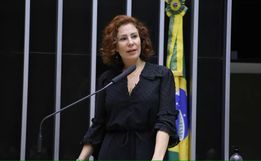 Moraes manda AGU tomar providências sobre extradição de Carla Zambelli