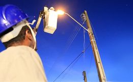 Empresa executa melhorias na iluminação pública em SJCedro