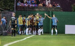 Grêmio vence o Avenida e mantém a liderança do Campeonato Gaúcho