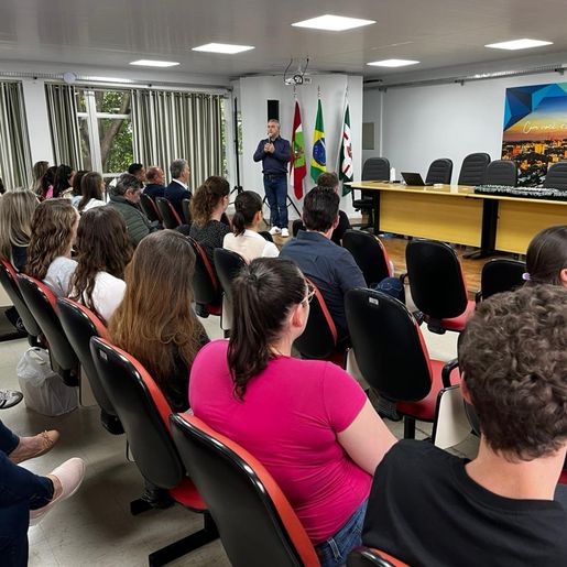 Prefeitura de São Miguel do Oeste homenageia servidores públicos pelo tempo de serviço