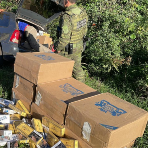 Operação Divisas Integradas apreende cigarros, veículos e prende dois por facilitação de descaminho