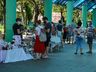 Artesãos  realizam feira na área coberta da Praça Walnir Bottaro Daniel