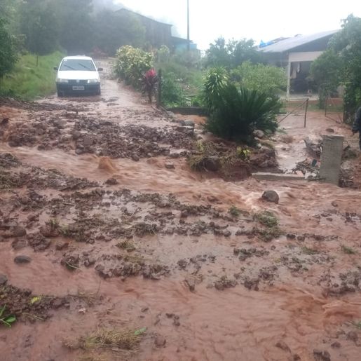 Bombeiros de Itapiranga atendem ocorrências relacionadas às chuvas 