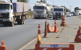 Motoristas das categorias C, D e E têm até esta terça para fazer exame