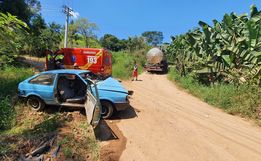Passageira de carro sofre ferimentos em São José do Cedro