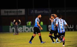 Com dois golaços, Grêmio bate Esportivo e vence a quarta seguida no Gauchão