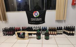 Homem é flagrado com mais de 100 garrafas de vinho argentino em rodoviária de São Miguel do Oeste