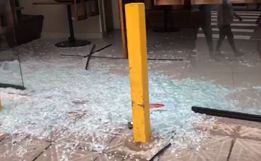 VÍDEO: Policial militar é atropelado e arremessado a 5 metros em Florianópolis