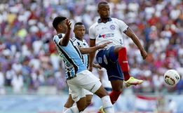 Diante de mais de 42 mil torcedores, Bahia e Grêmio empatam na Fonte Nova