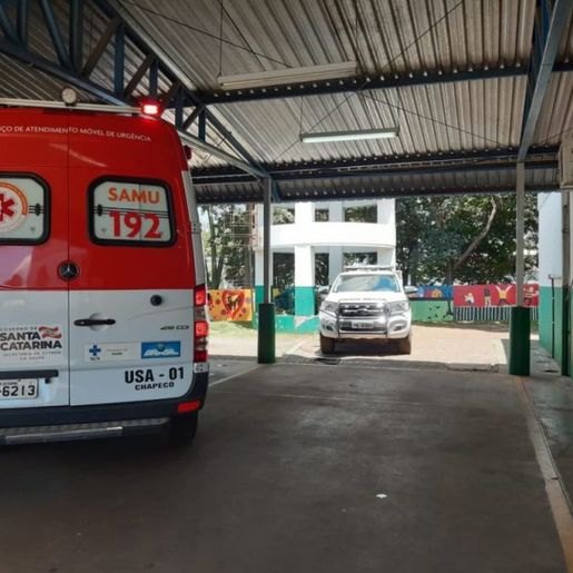 Criança de 2 anos morre atingida por mesa de mármore em Chapecó